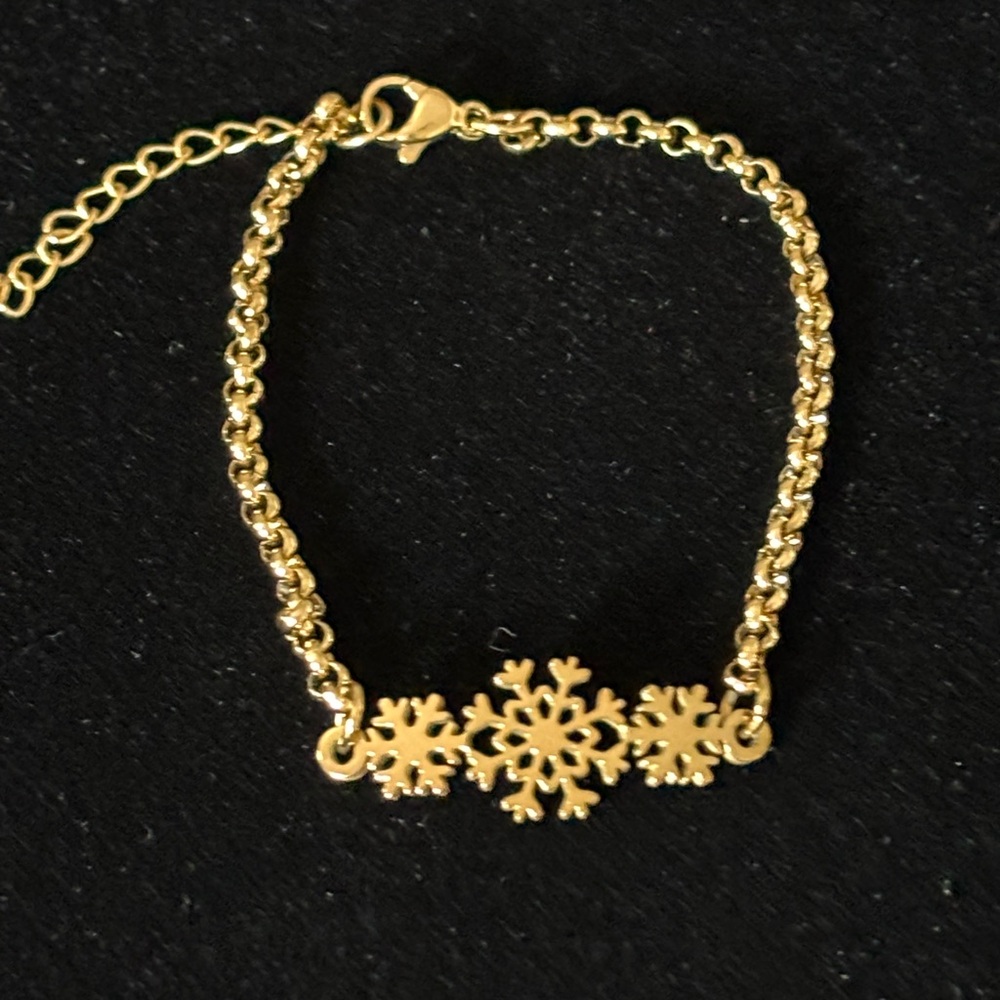 Snowflake Bracelet -NWT